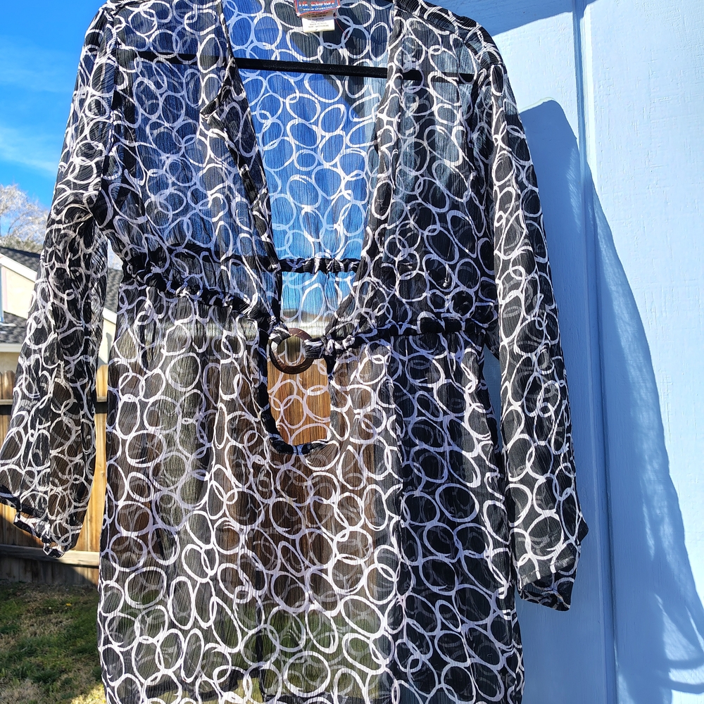 Chic Black and White Circle Pattern Swim Coverup